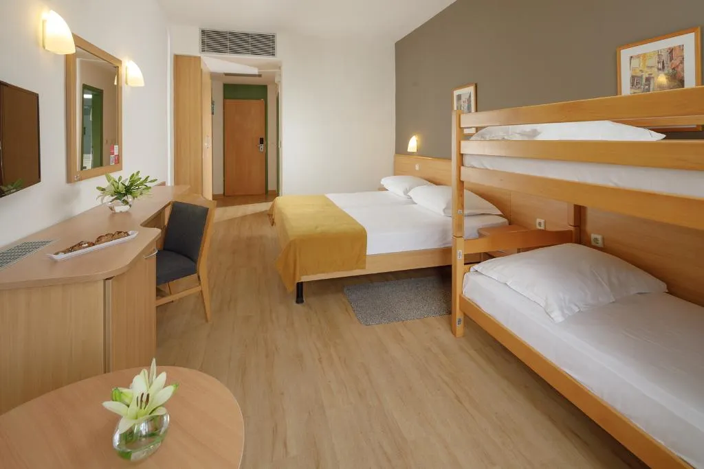 FAMILY ROOM PARK VIEW Room, Hotel Aurora Plava Laguna, Istria