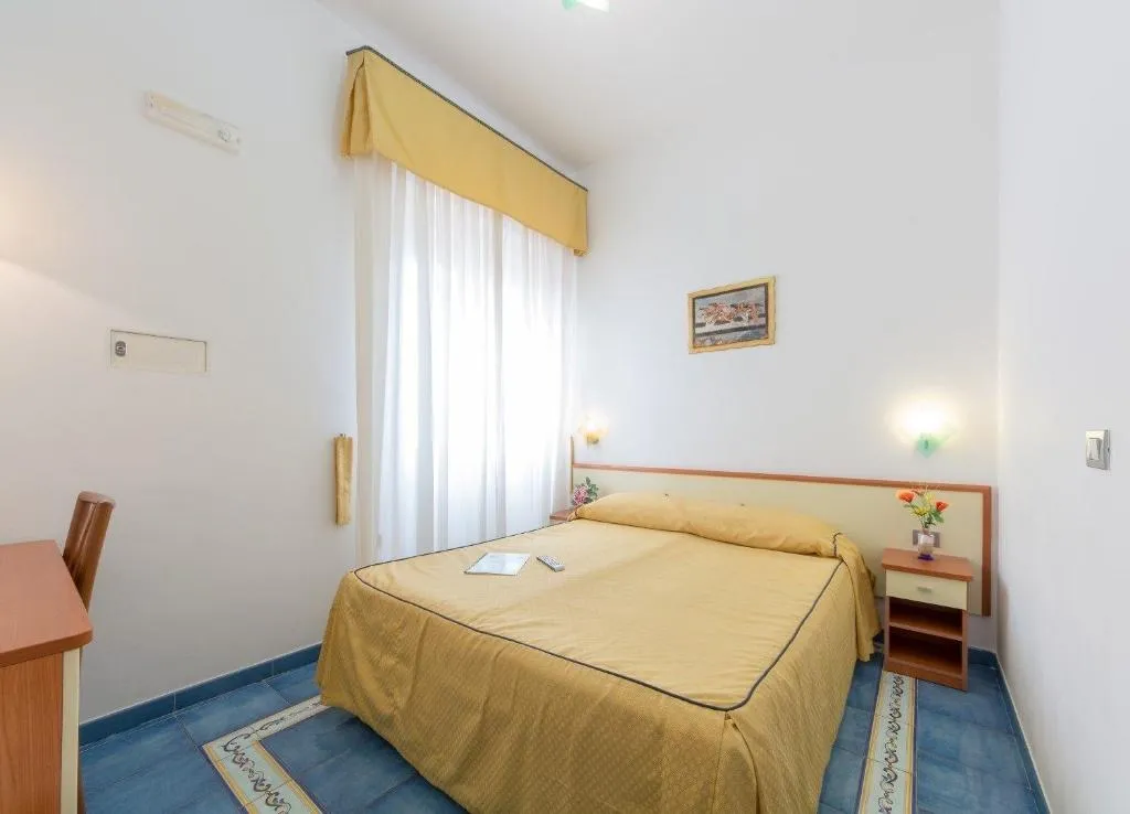 Room, Meublè Casa Mannini, Naples
