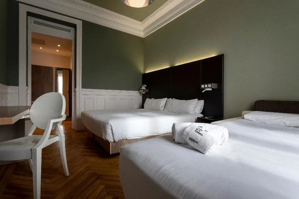 TRIPLE STANDARD Room, Petit Palace Lealtad Plaza, Madrid