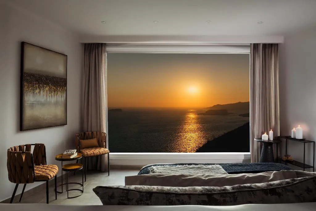 VILLA WITH PRIVATE POOL Room, Athermi Suites, Santorini