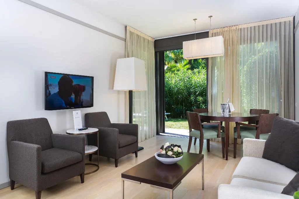 SUITE WITH JACUZZI Room, Grand Resort Du Lac Et Du Parc, Milan