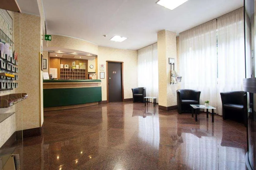 Lobby, Residence Desenzano, Milan