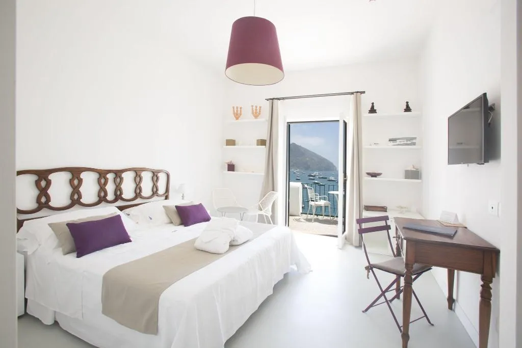 Room, Miramare Sea Resort and Spa, Naples
