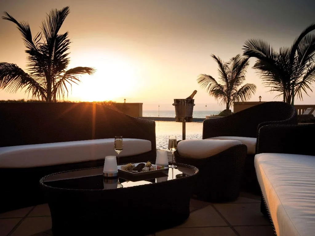 Bar, Movenpick Hotel Jumeirah Beach, Dubai