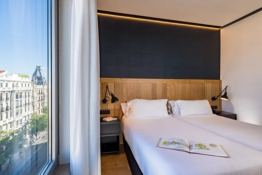 DOUBLE WITH VIEWS Room, H10 Puerta de Alcala 4* Sup., Madrid