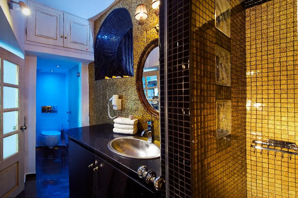 SUITE WITH JACUZZI Room, Hyperion Oia Suites, Santorini