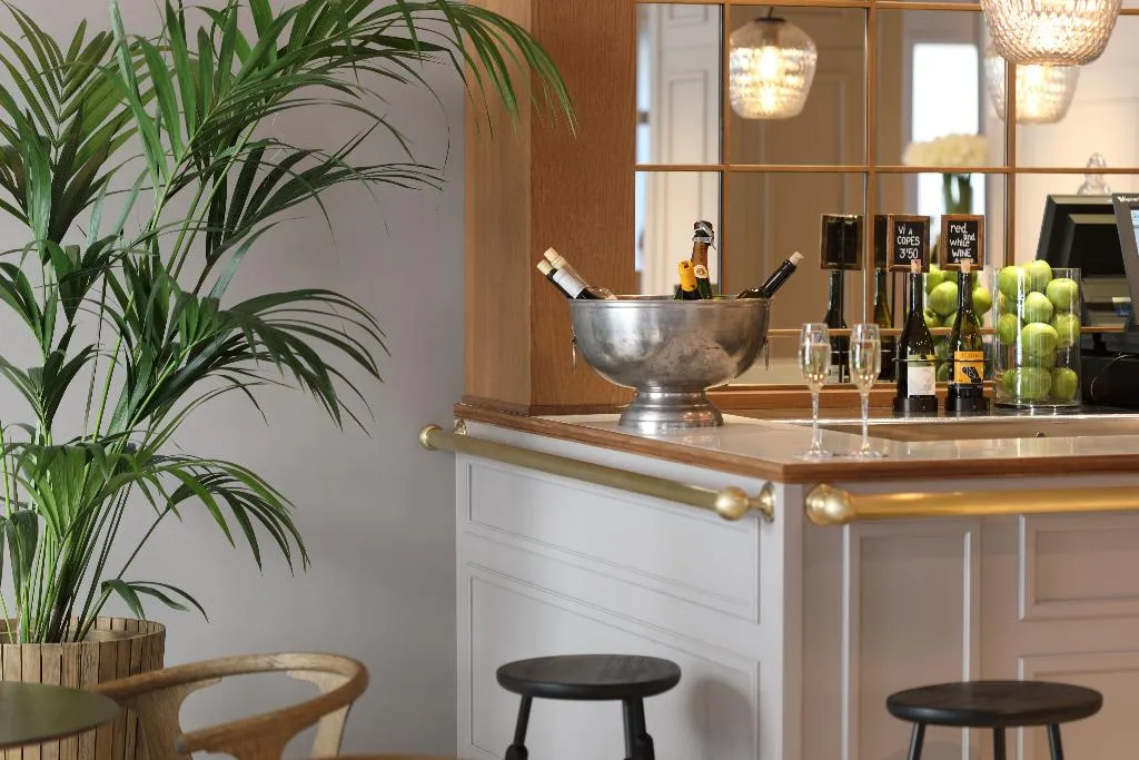 Bar, Ciutat de Girona, Costa Brava
