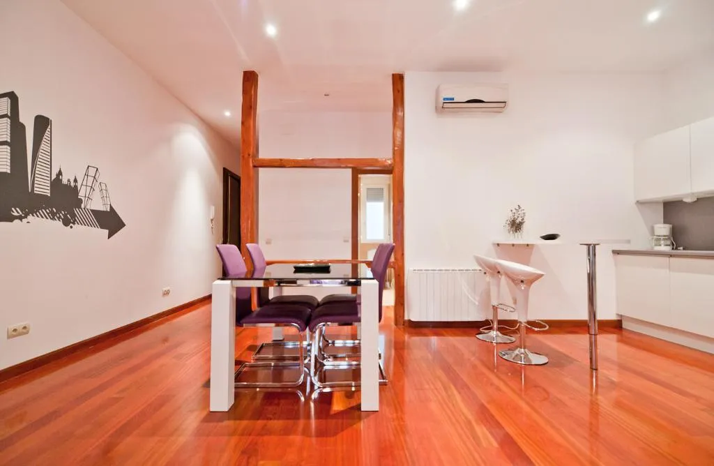 APARTMENT TWO BEDROOMS Room, Smartr Madrid Atocha, Madrid