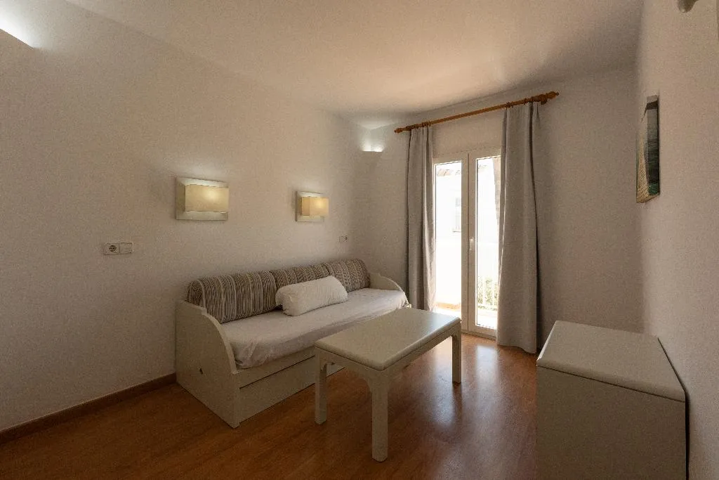 APARTMENT CAPACITY 1 Room, Hotel Club Es Talaial, Majorca