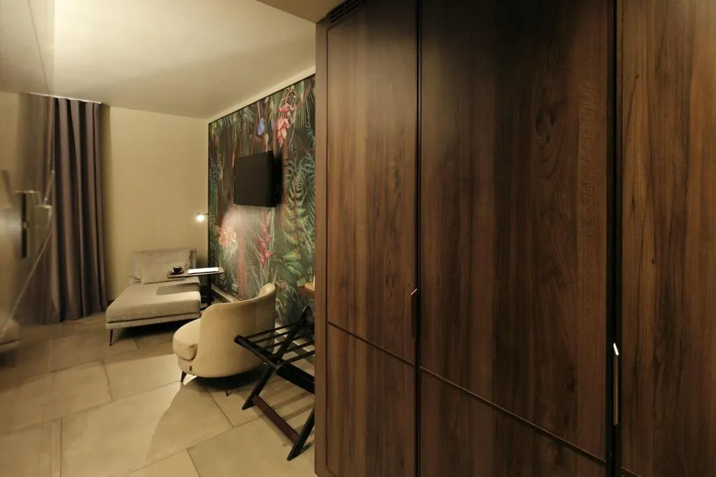DOUBLE SUPERIOR Room, Ciutat de Girona, Costa Brava