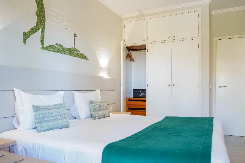 APARTMENT CAPACITY 4 ONE BEDROOM Room, Vitors Plaza, Algarve
