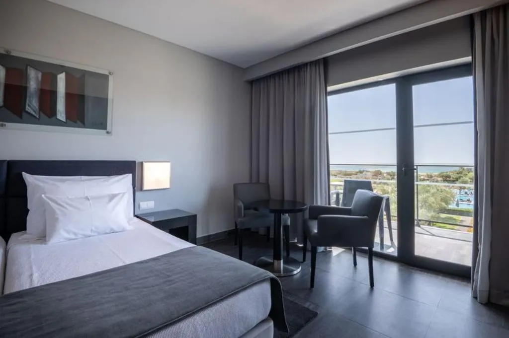 TWIN CLASSIC Room, Vila Gale Lagos, Algarve