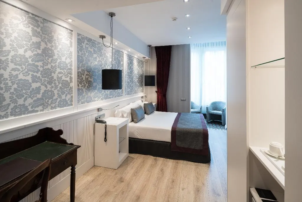 DOUBLE SINGLE USE SUPERIOR Room, Catalonia Plaza Cataluña, Barcelona