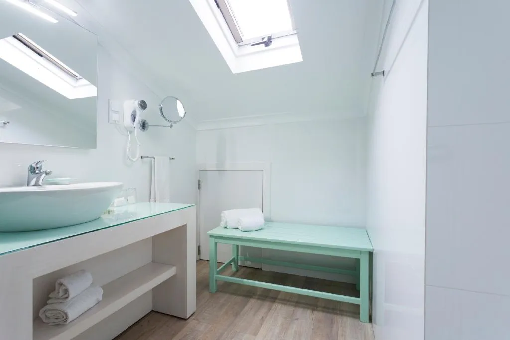 TRIPLE STANDARD Room, Casa do Outeiro, Arts & Crafts Boutique Hotel, Porto
