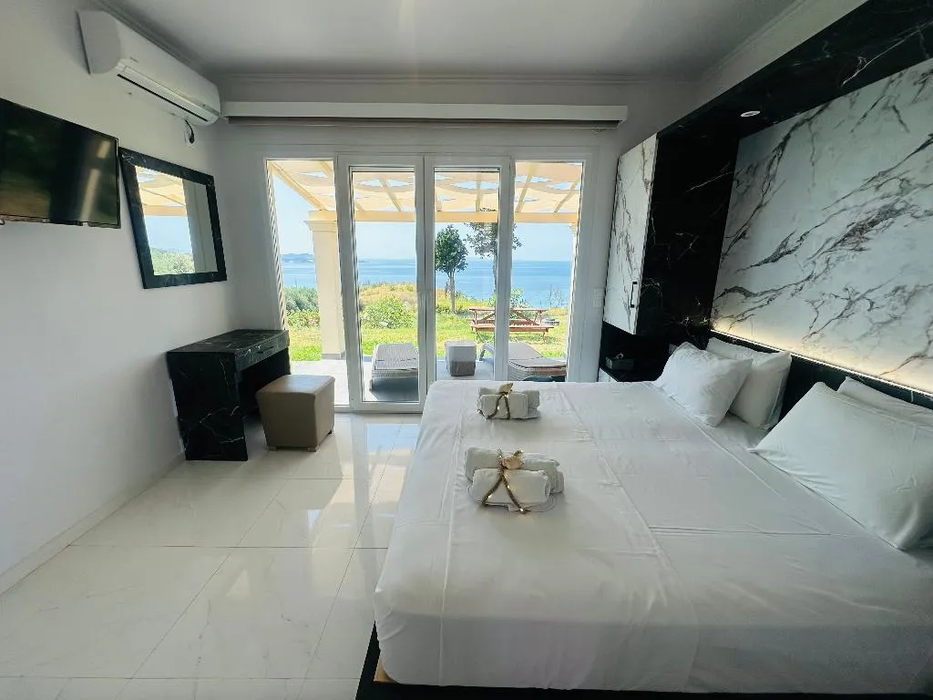 QUADRUPLE TWO BEDROOMS ONE BATHROOM Room, Nikos Apartments Corfu, Corfu