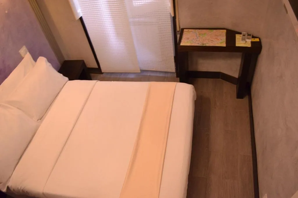 Room, Tiburtina House, Rome