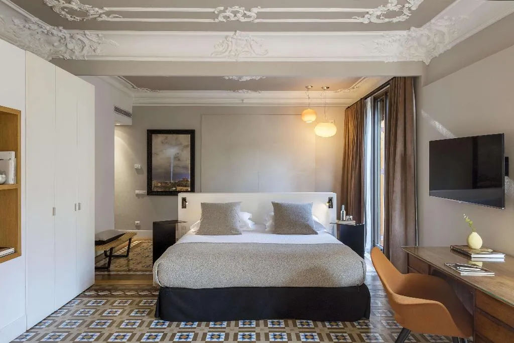 Room, Alexandra Barcelona, Curio Collection by Hilton, Barcelona