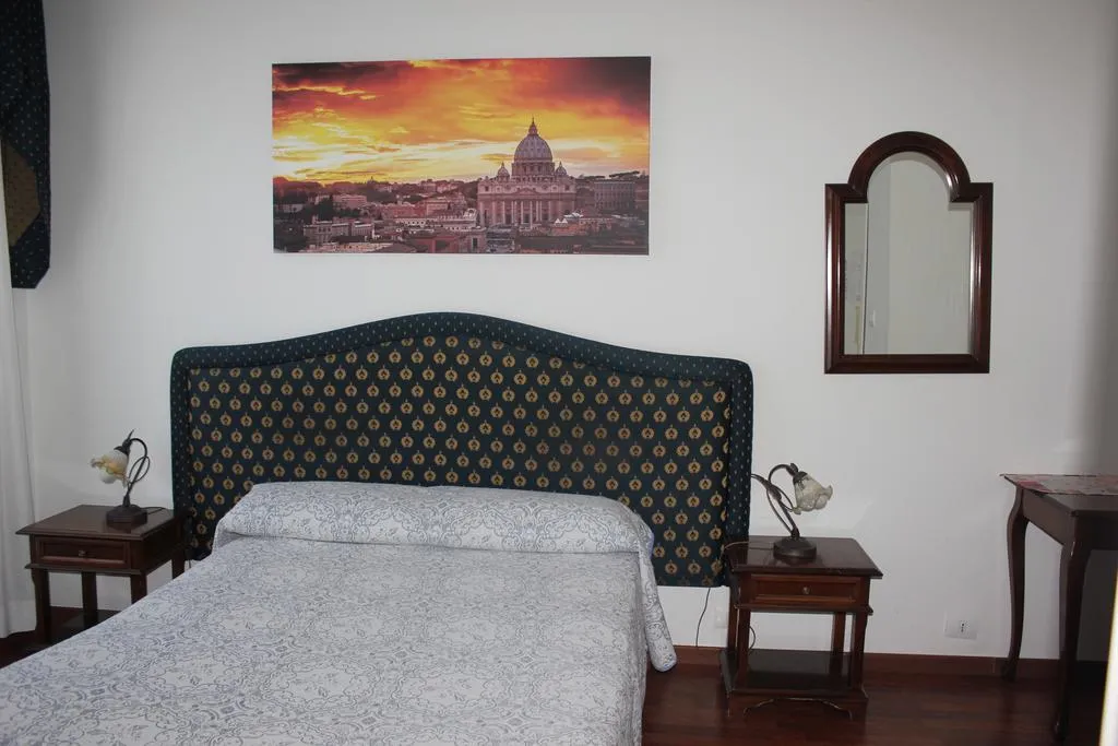 General view, Sole E Luna, Rome