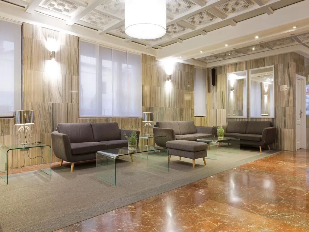 Lobby, Carlos V, Madrid