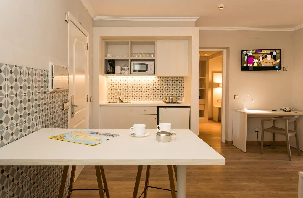 APARTMENT TWO BEDROOMS ONE BATHROOM Room, Minura Cala Galdana & Apartamentos d´Aljandar, Menorca