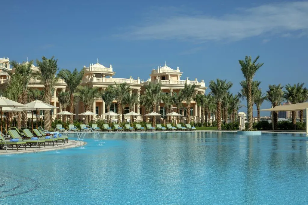 Pool, Raffles The Palm Dubai, Dubai