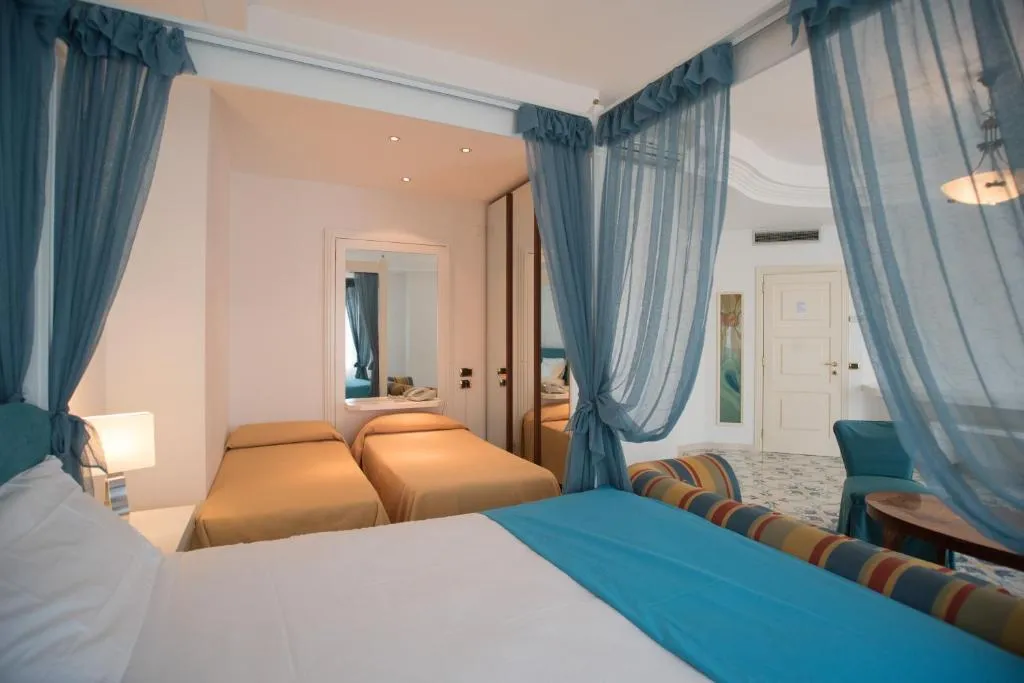 Room, Villa Maria, Naples