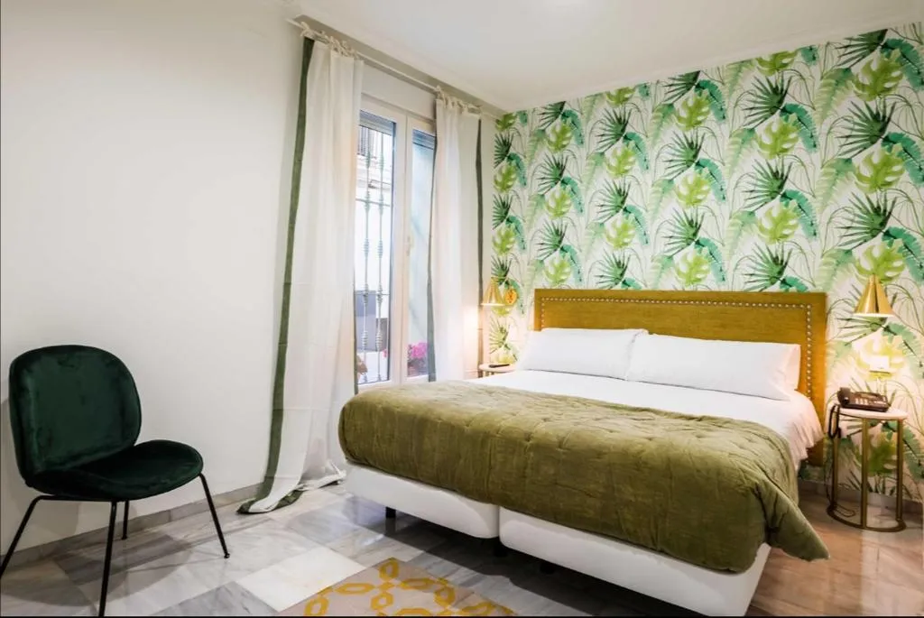 Room, Jardin de La Alameda, Seville