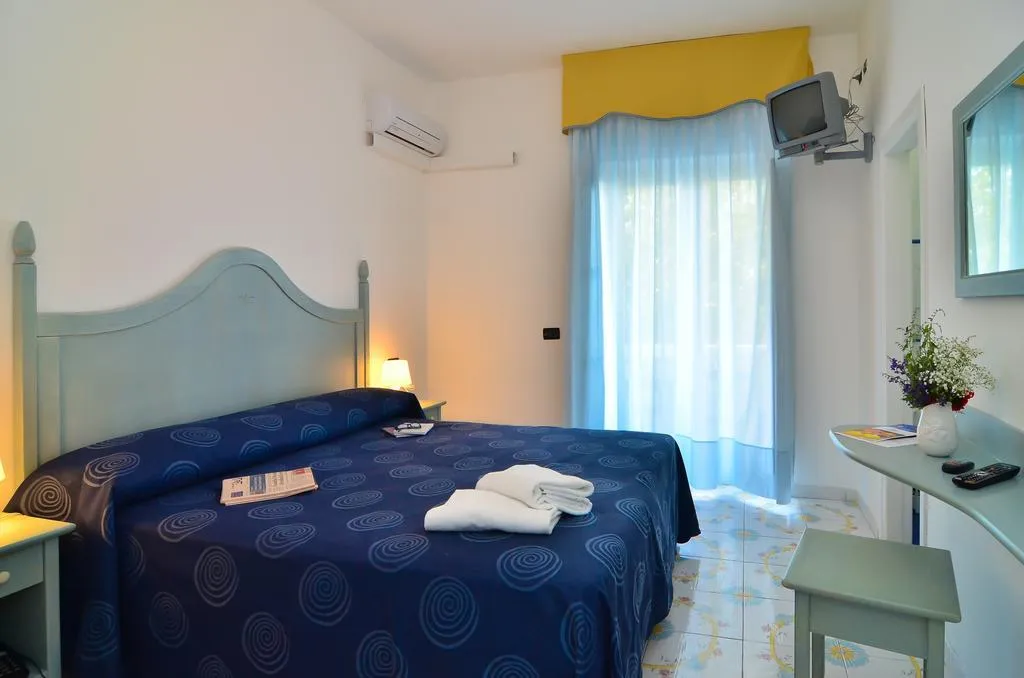 DOUBLE STANDARD Room, San Francesco, Naples