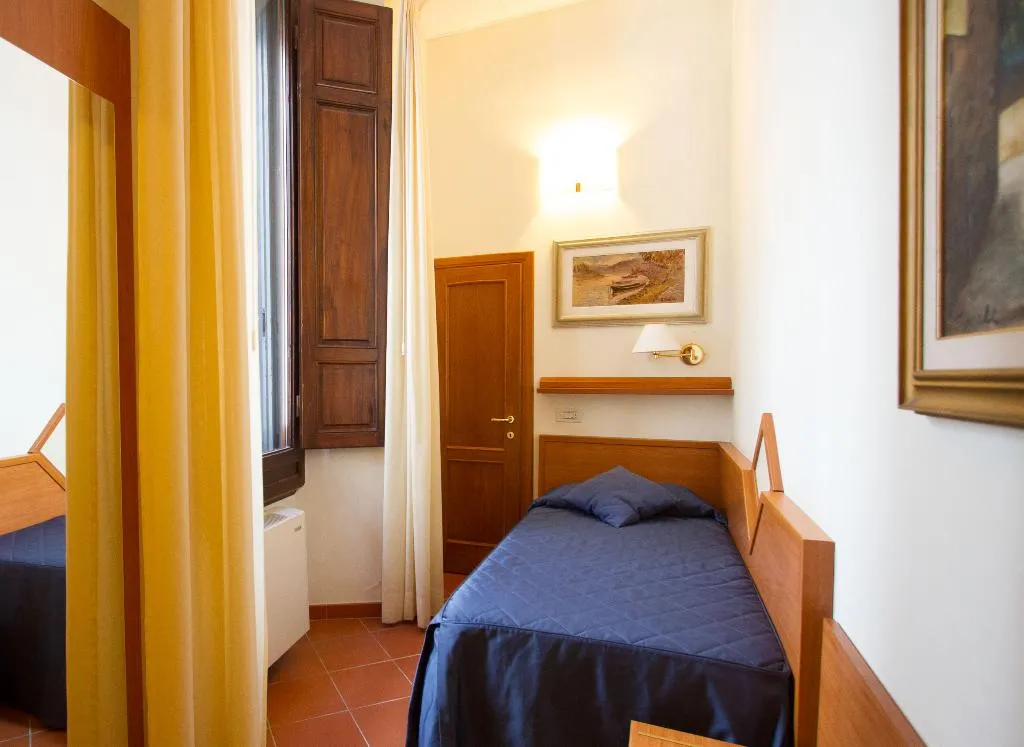 SINGLE STANDARD Room, Maxim Axial, Florence