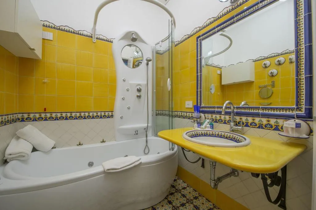 Room, Villa Maria Pia, Naples