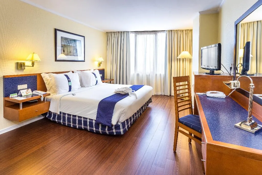SUITE KING SIZE BED Room, Holiday Inn Lisboa, Lisbon