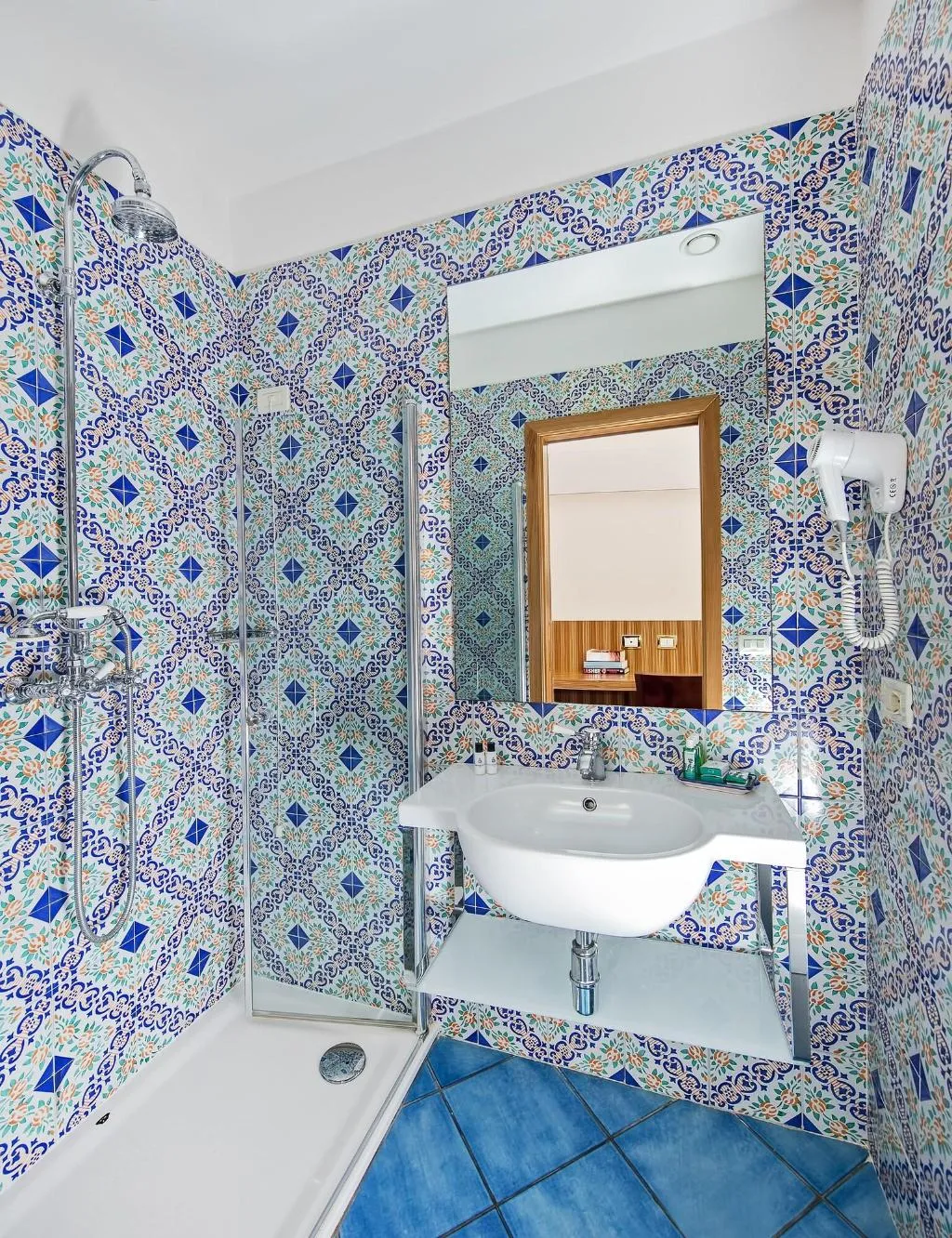 TRIPLE STANDARD Room, Grand Hotel Due Golfi, Naples