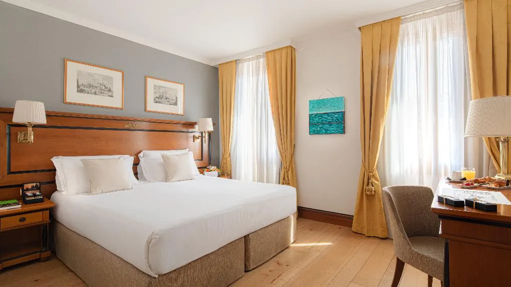 Double or Twin CLASSIC Room, All'Angelo Art Hotel, Venice