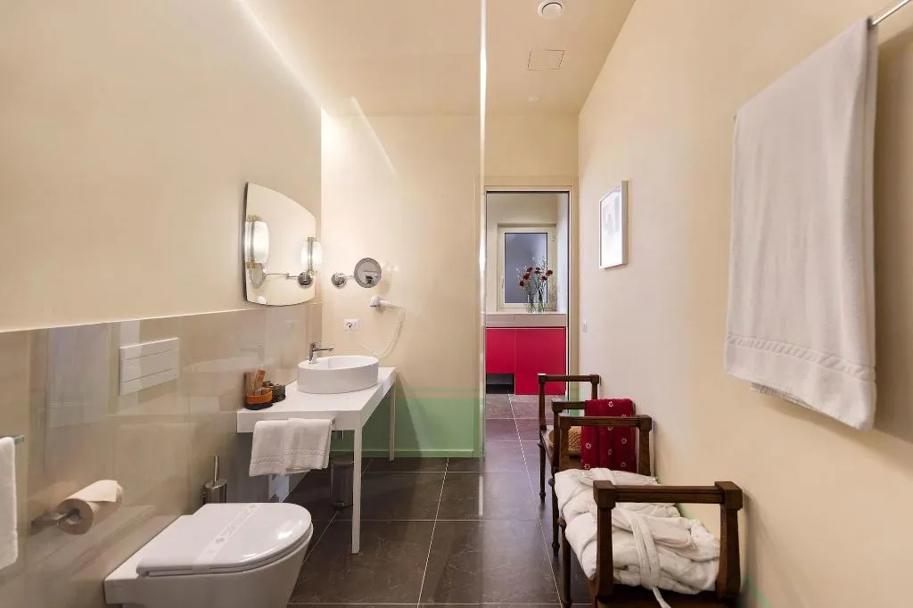 Room, Marina Piccola 73, Naples