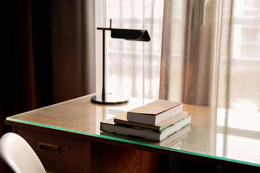 TWIN STANDARD Room, Alexandra Barcelona, Curio Collection by Hilton, Barcelona