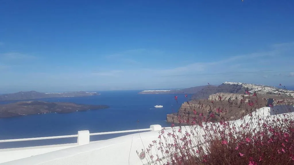 Sports and Entertainment, Pleasure Beachside Studios, Santorini