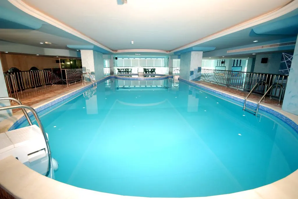 Pool, Al Bustan Tower Hotel Suites, Dubai