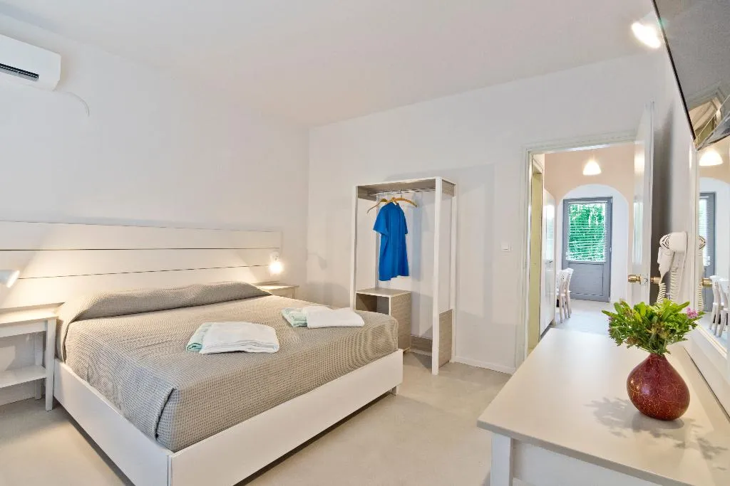 APARTMENT SEA VIEW Room, Gregory Peck Beach Break Apartments, Rhodes