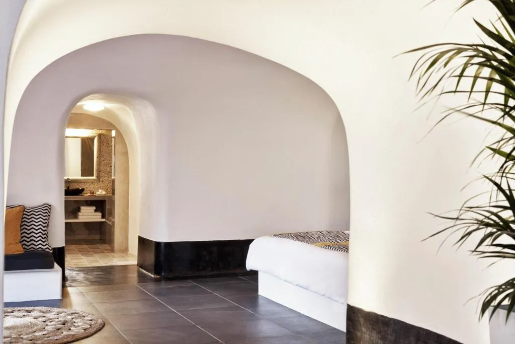 SUITE KING SIZE BED Room, San Antonio, Santorini