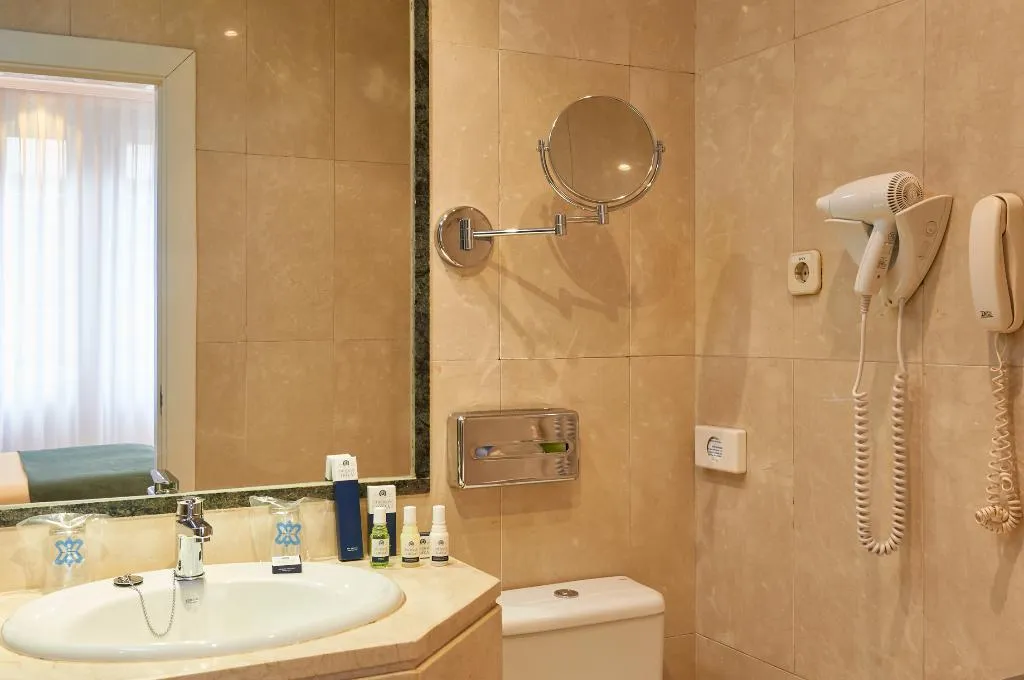 SINGLE STANDARD Room, Suites Barrio de Salamanca, Madrid