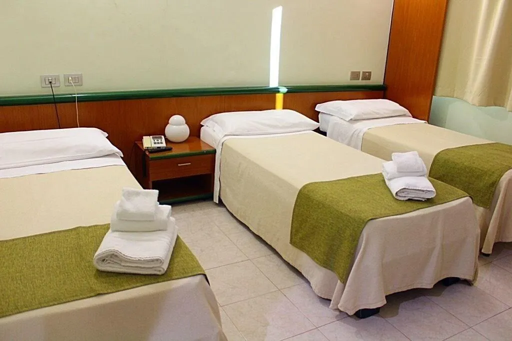 TRIPLE STANDARD Room, Hotel Cristallo Relais Sure Hotel Collection by Be, Rome