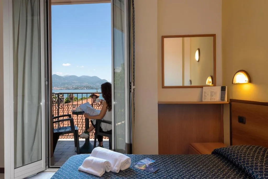 DOUBLE LAKE VIEW Room, Hotel Boston, Milan