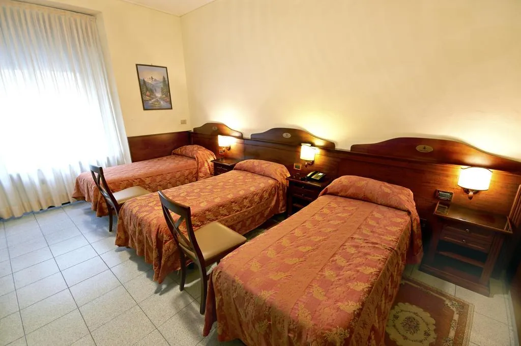 TRIPLE STANDARD Room, Hotel Pavone, Milan