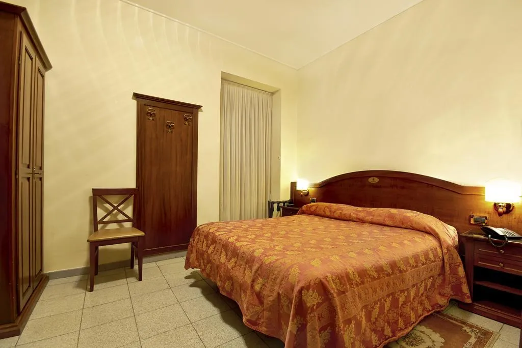 DOUBLE STANDARD Room, Hotel Pavone, Milan
