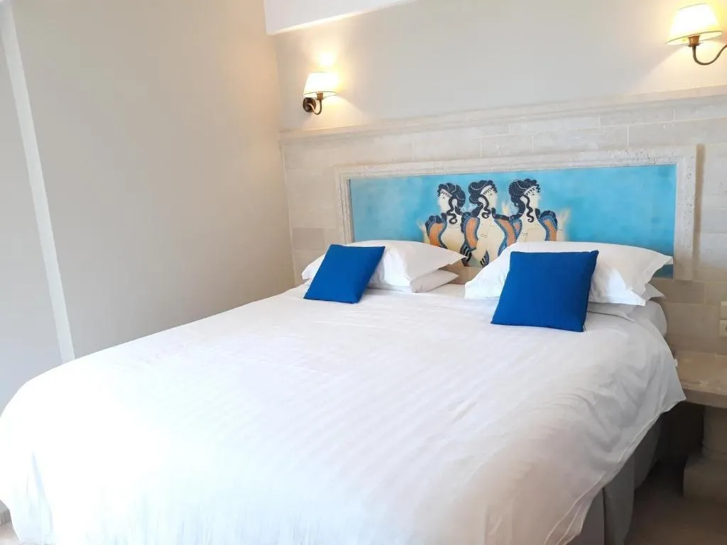 Room, Parthenis Palace, Crete