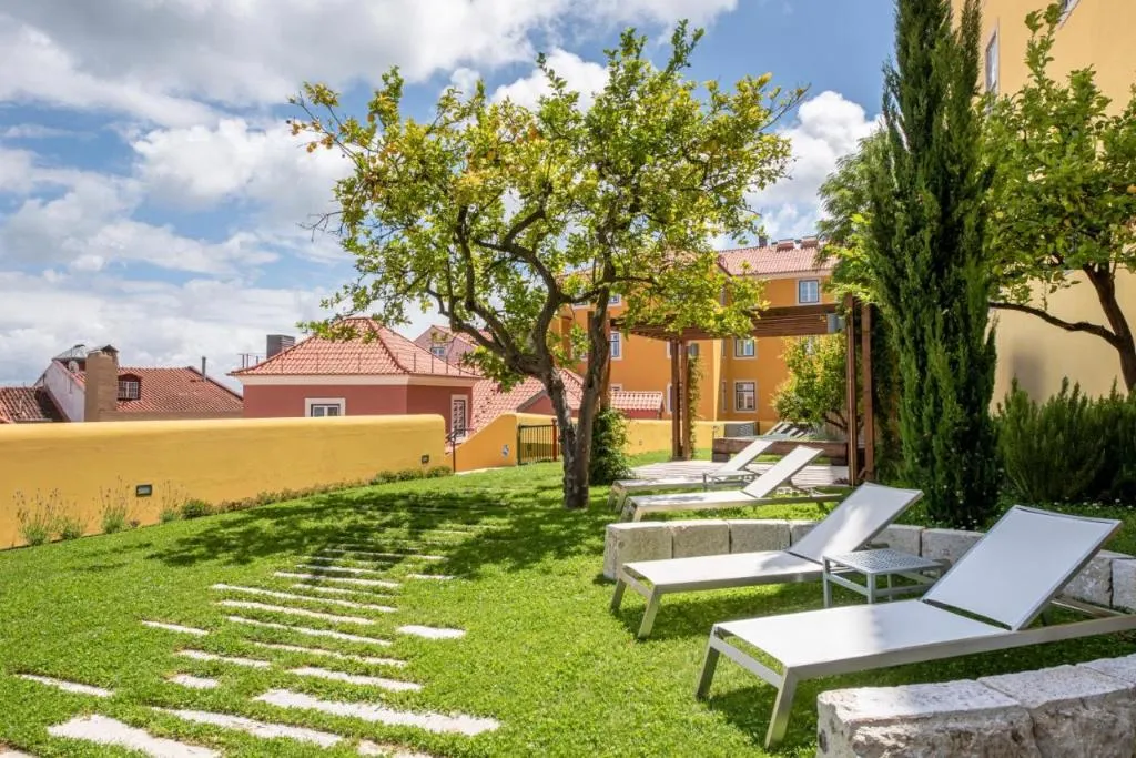 Terrace, Tandem Palacio Alfama Suites, Lisbon
