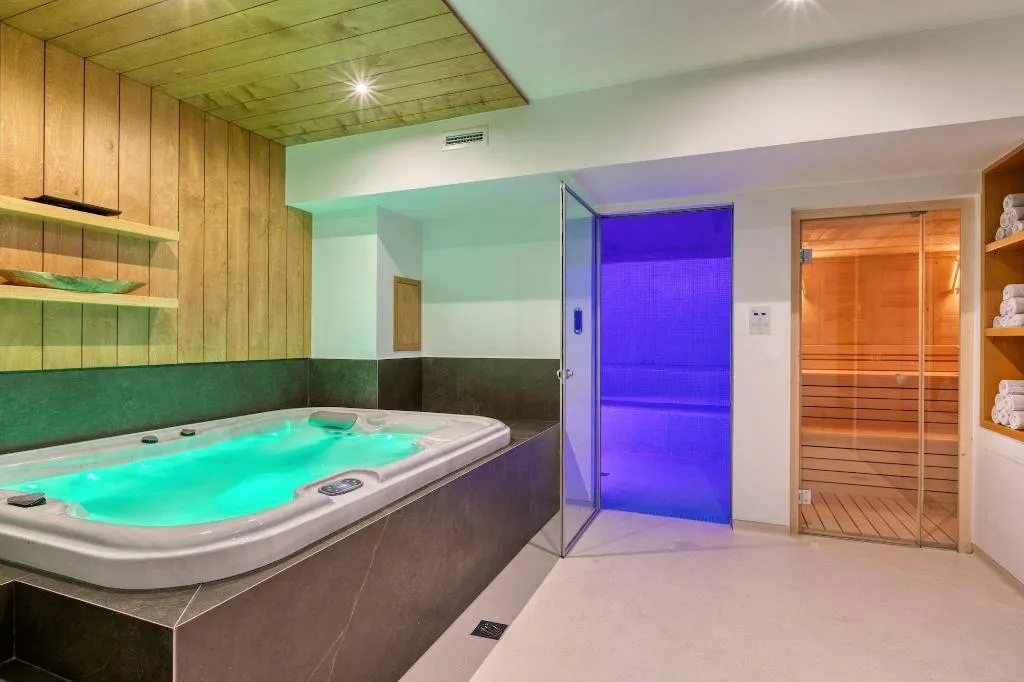 Sports and Entertainment, Las Hotel & Spa, Athens