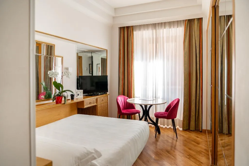 DOUBLE ECONOMY Room, Oxford, Rome