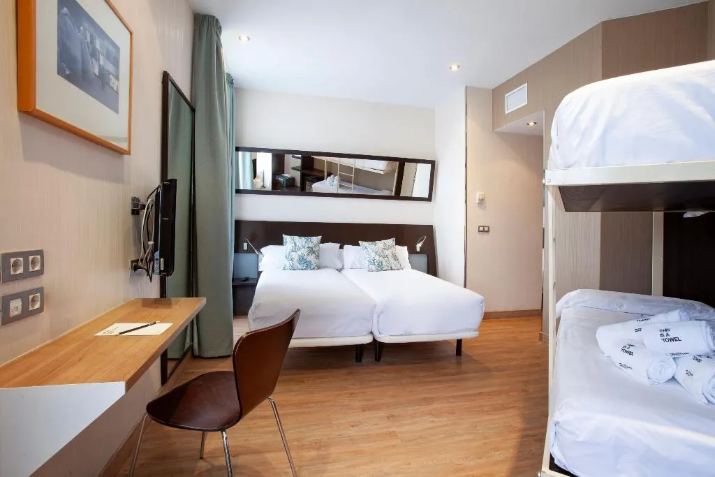 QUADRUPLE STANDARD Room, Petit Palace Ruzafa, Valencia