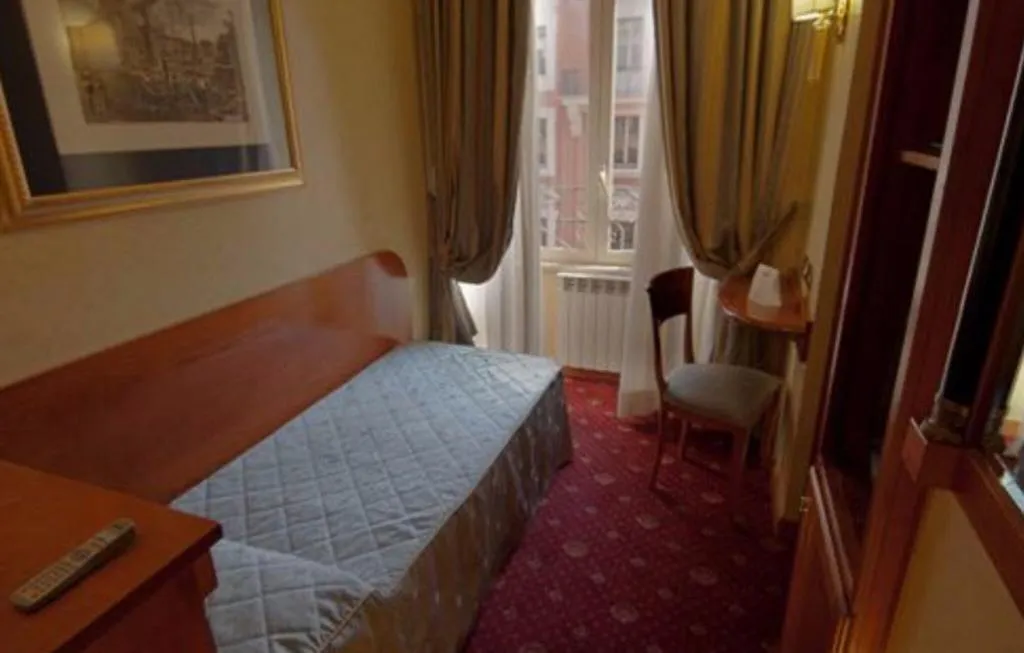SINGLE STANDARD Room, Miami, Rome